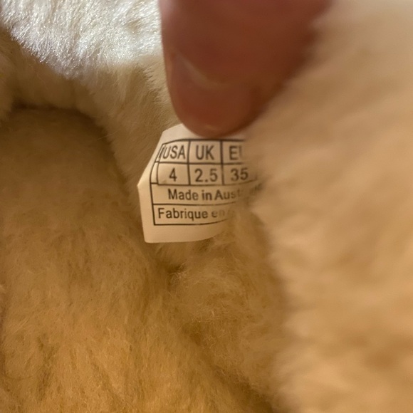 UGG Australia Chestnut Boots - Picture 6 of 6